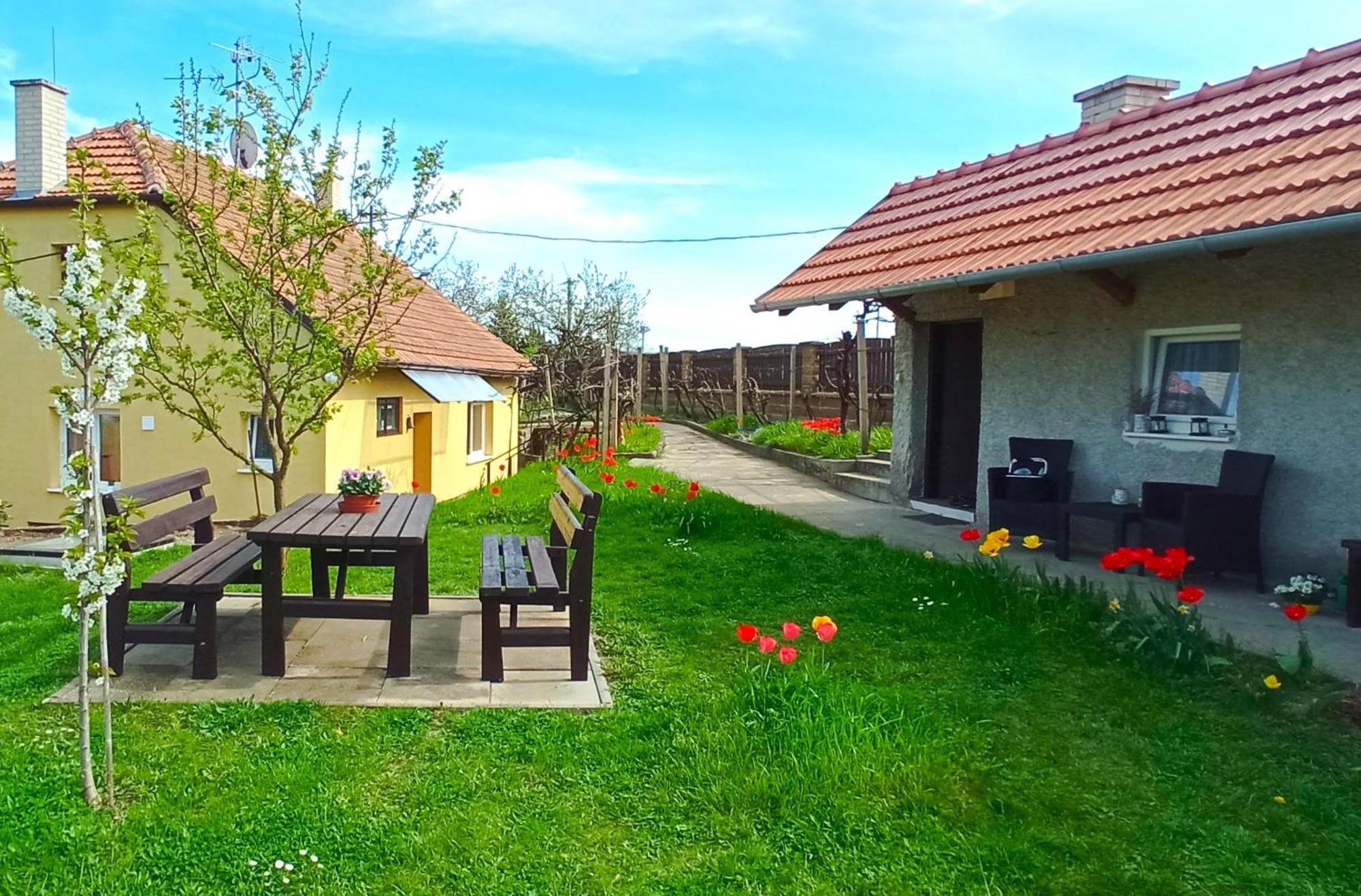 Domek Na Vinohradech Hlohovec Exterior photo